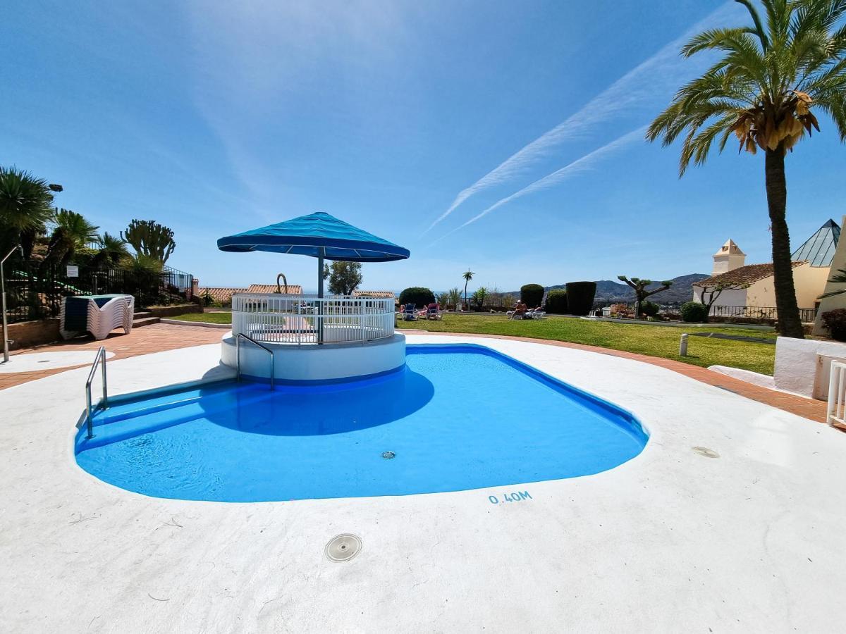 Apartamento Exclusive With Nerjas Biggest Pool Nerja
