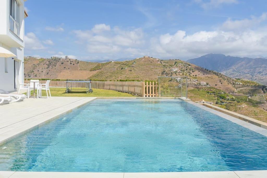 Gran Con Bonitas Vistas Villa *