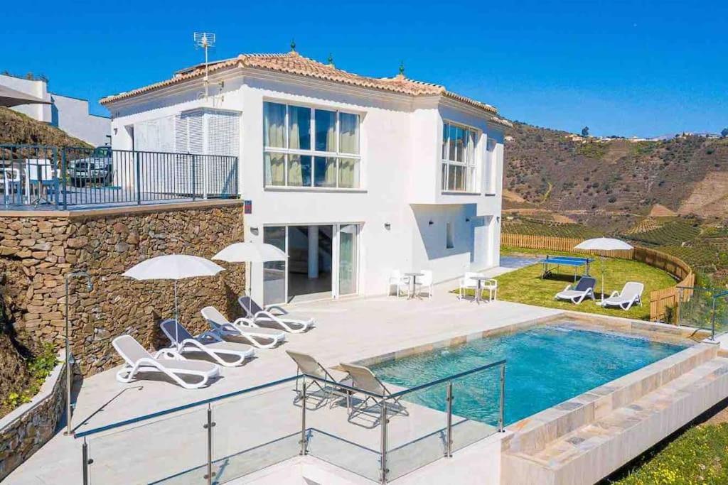 Villa Gran Con Bonitas Vistas Nerja