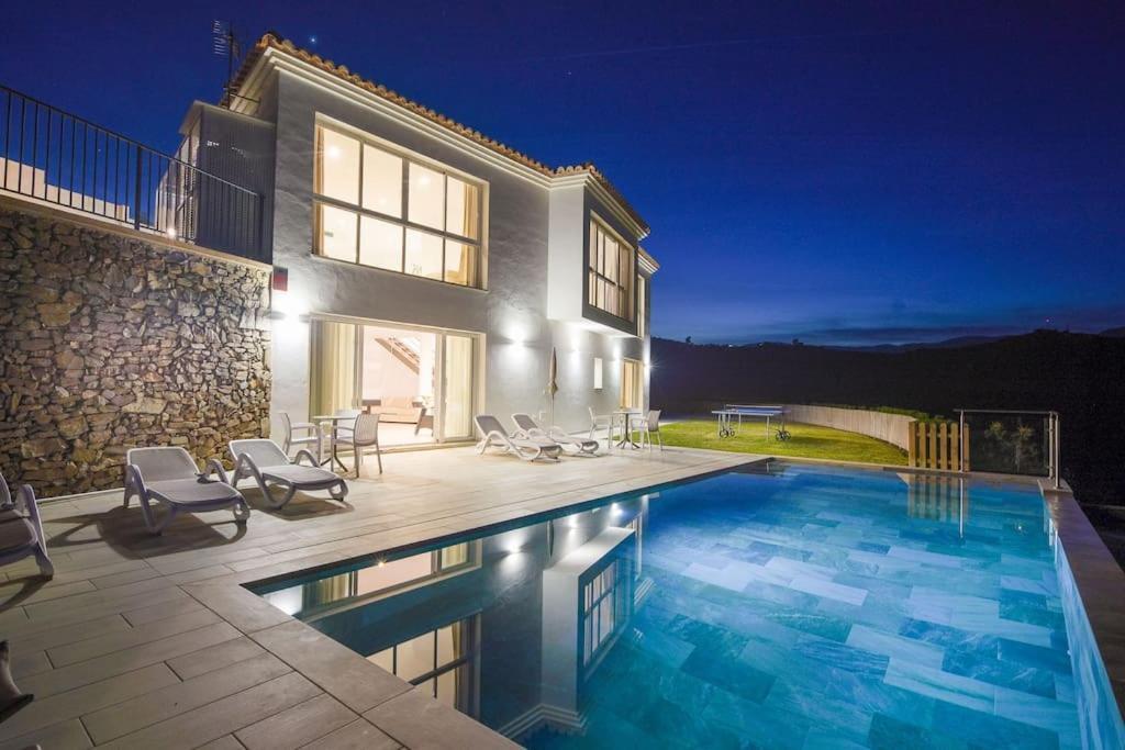 Villa Gran Con Bonitas Vistas *