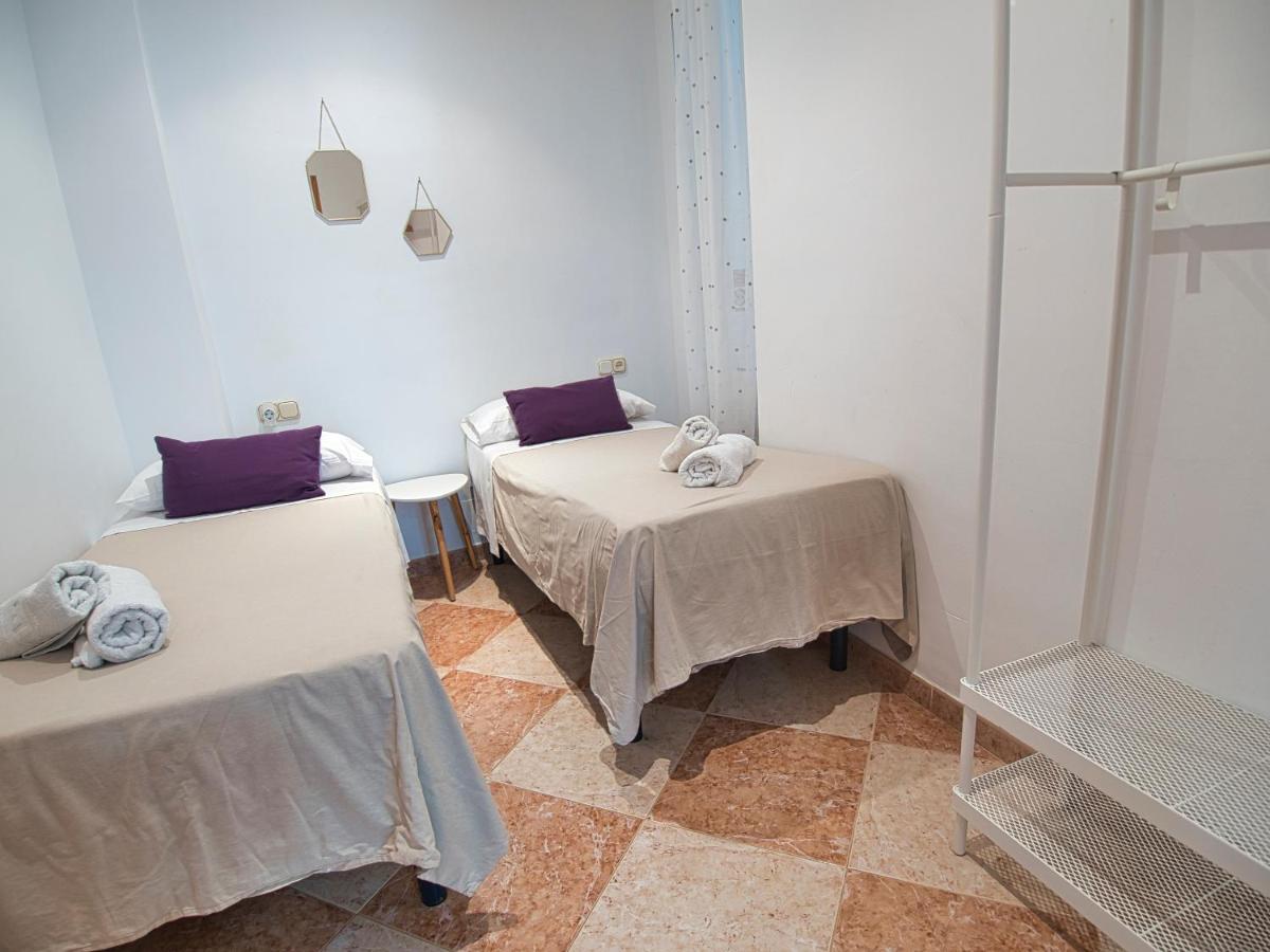 Orange Square Apartment *