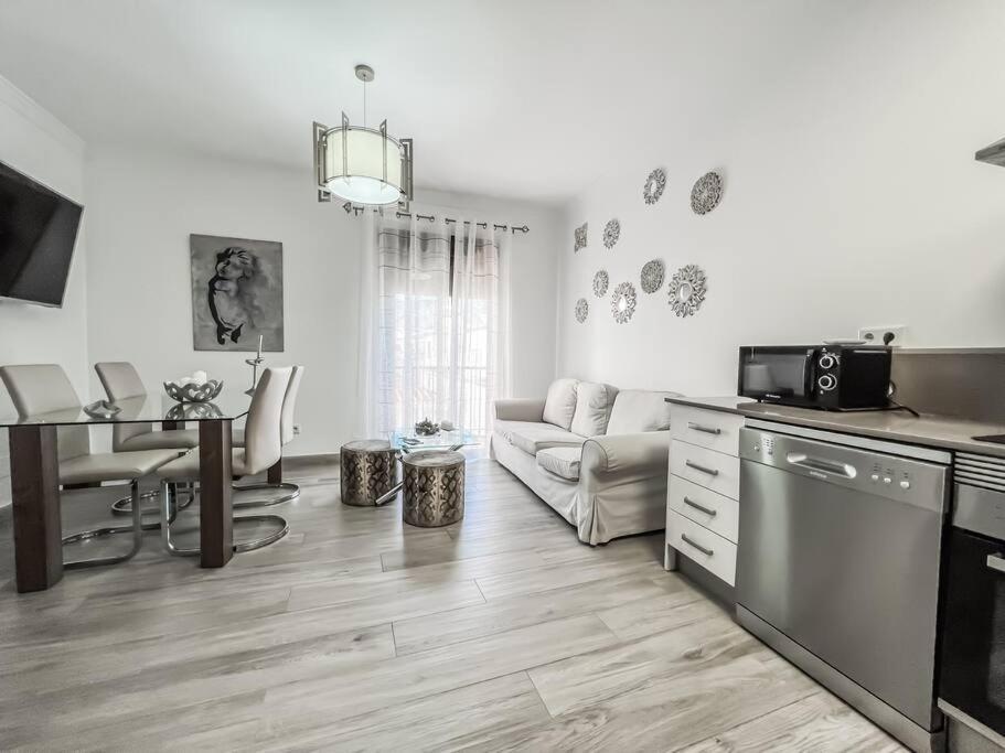 Apartment 2 Bedroom With Large Private Terrace