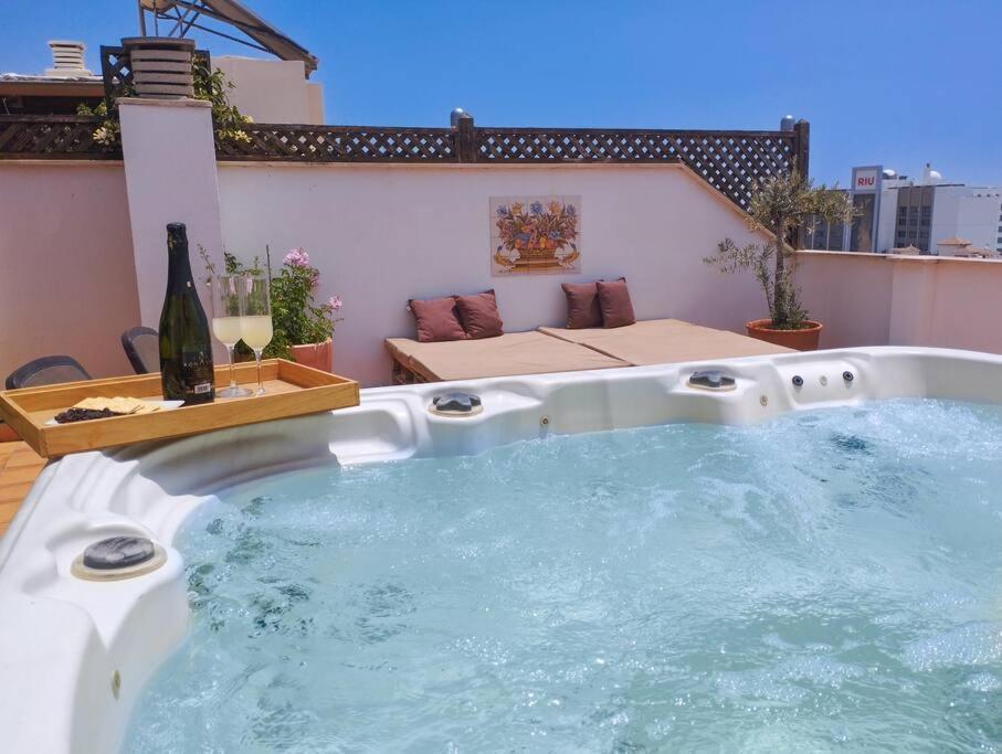 Penthouse With Jacuzzi And Spectacular Sea Views *