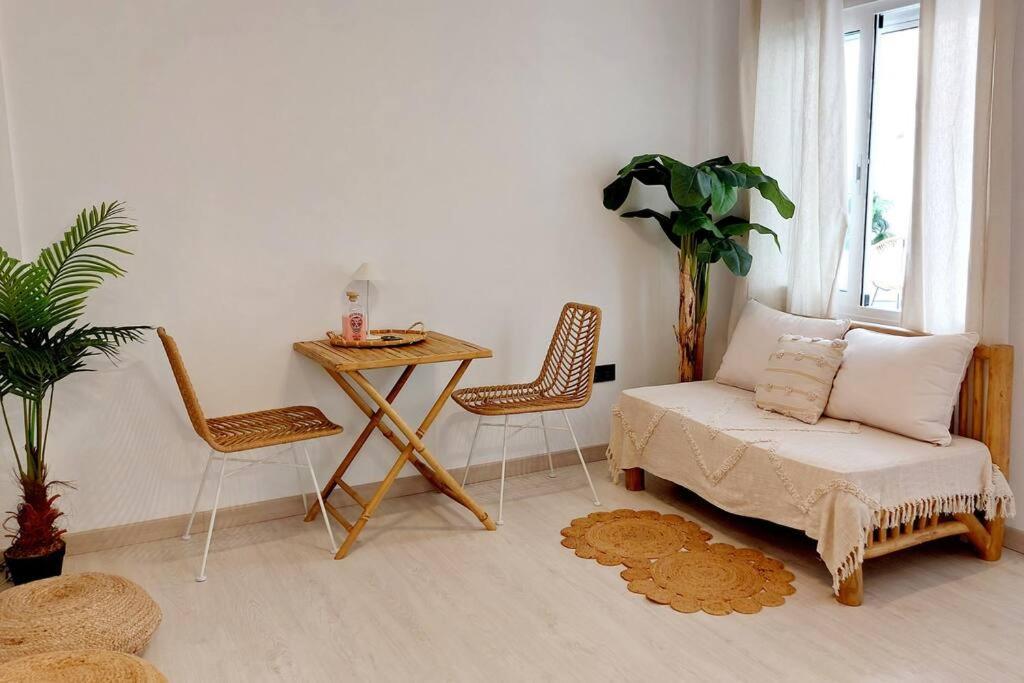 Apartamento Boho With Patio In Centre And Close To