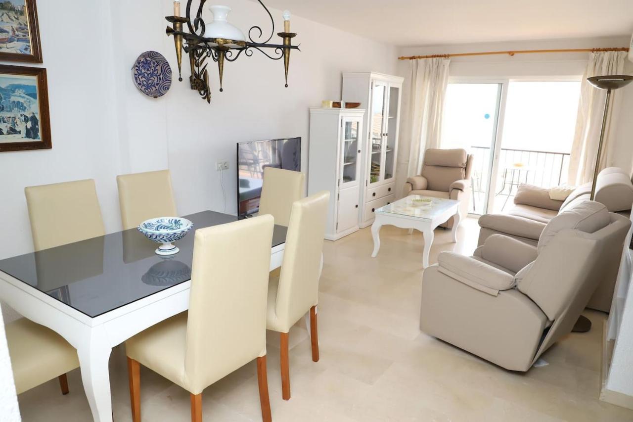 Apartamento En Nerja. Primera Linea De Playa Nerja