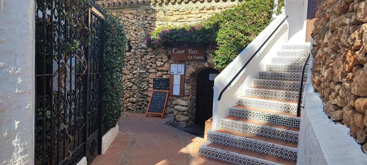 Capistrano Village Leo's Smile House, By Vg *