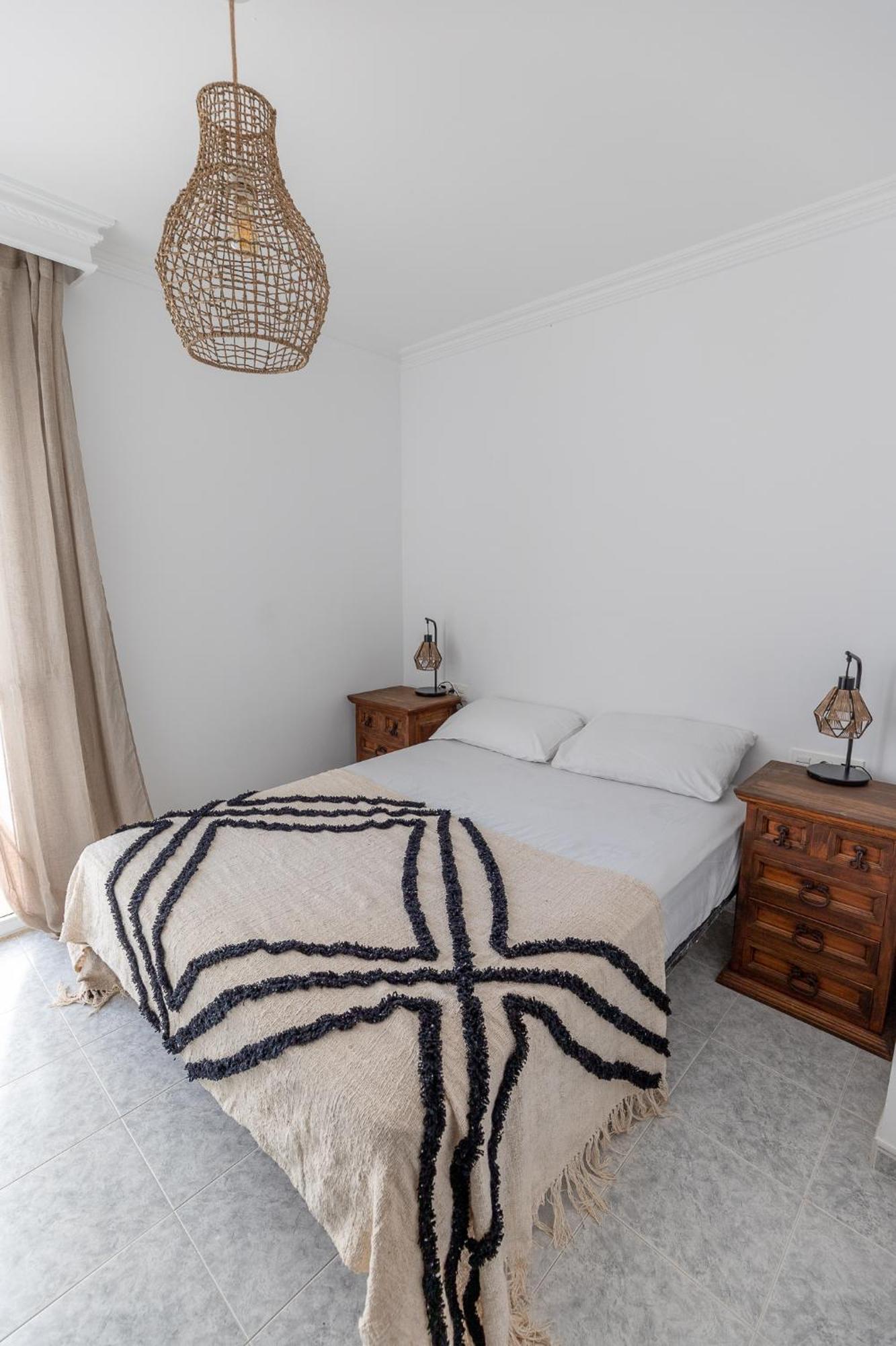 Driftwood 2 Bedroom - Earthy, Peaceful, Calm Apartamento Nerja