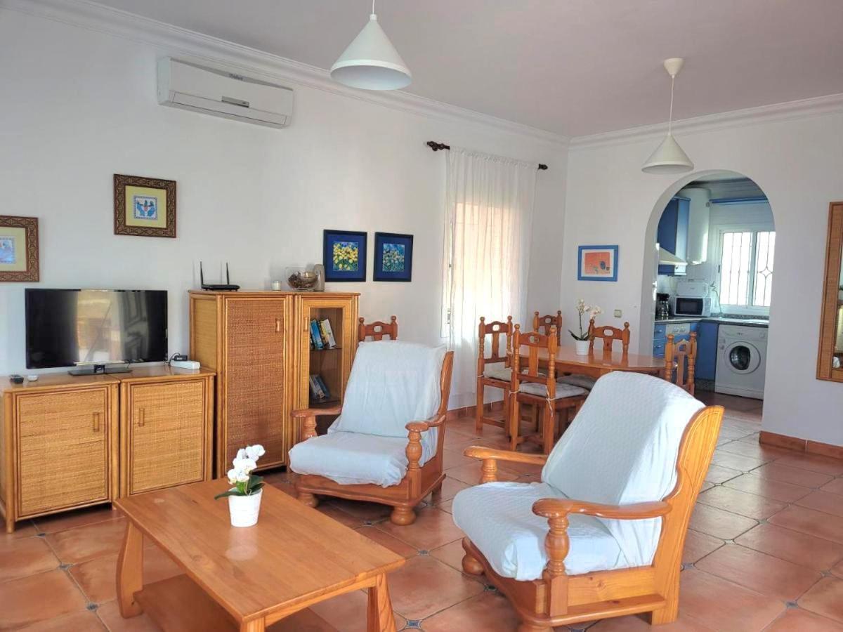 Villa Tamango Hill Silhouse
