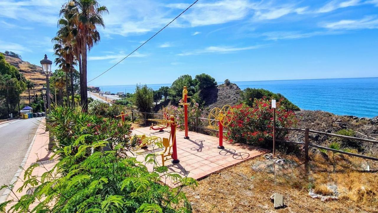Tamango Hill Silhouse Villa