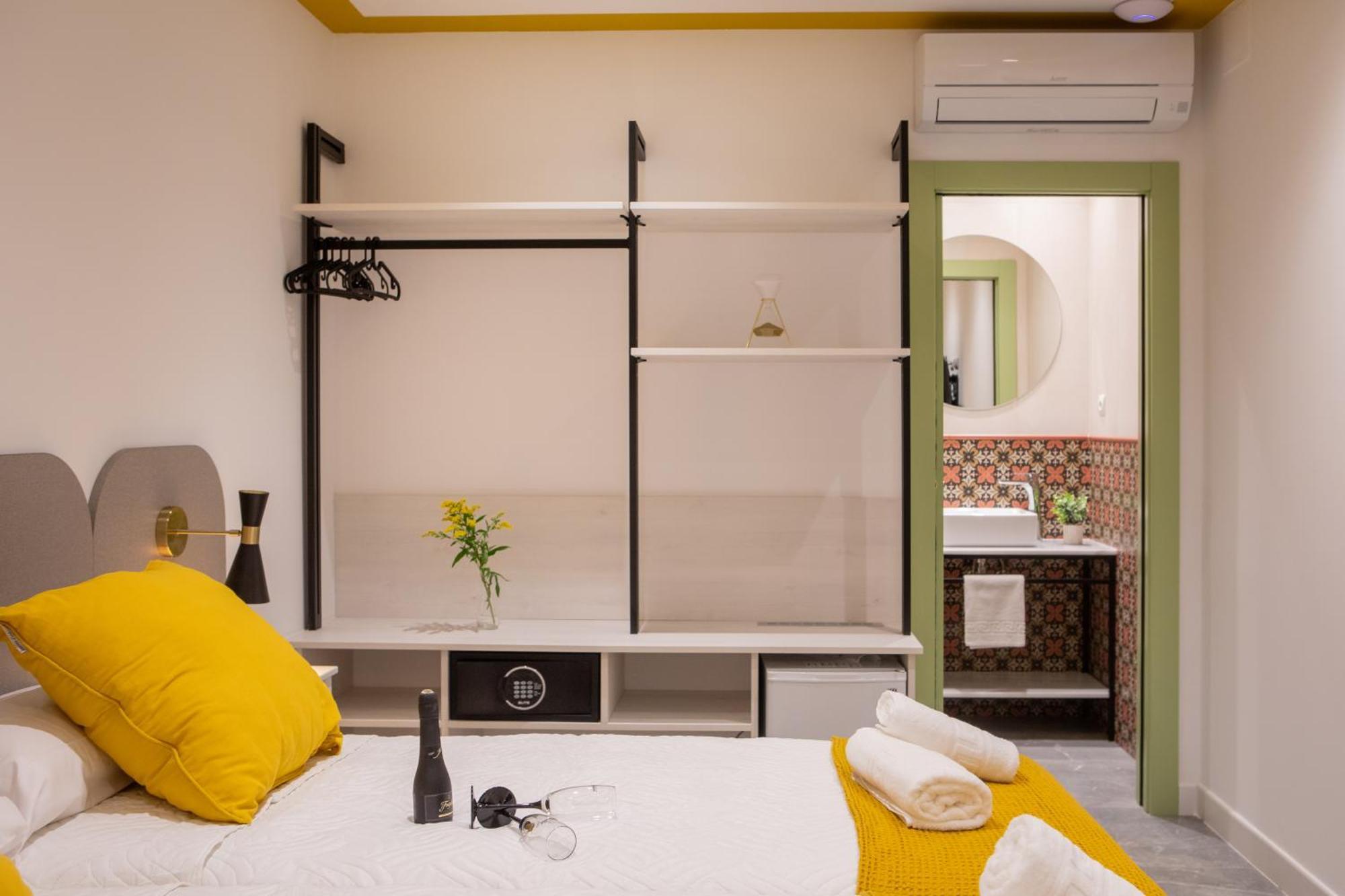 Boutique Playa Burriana * Nerja