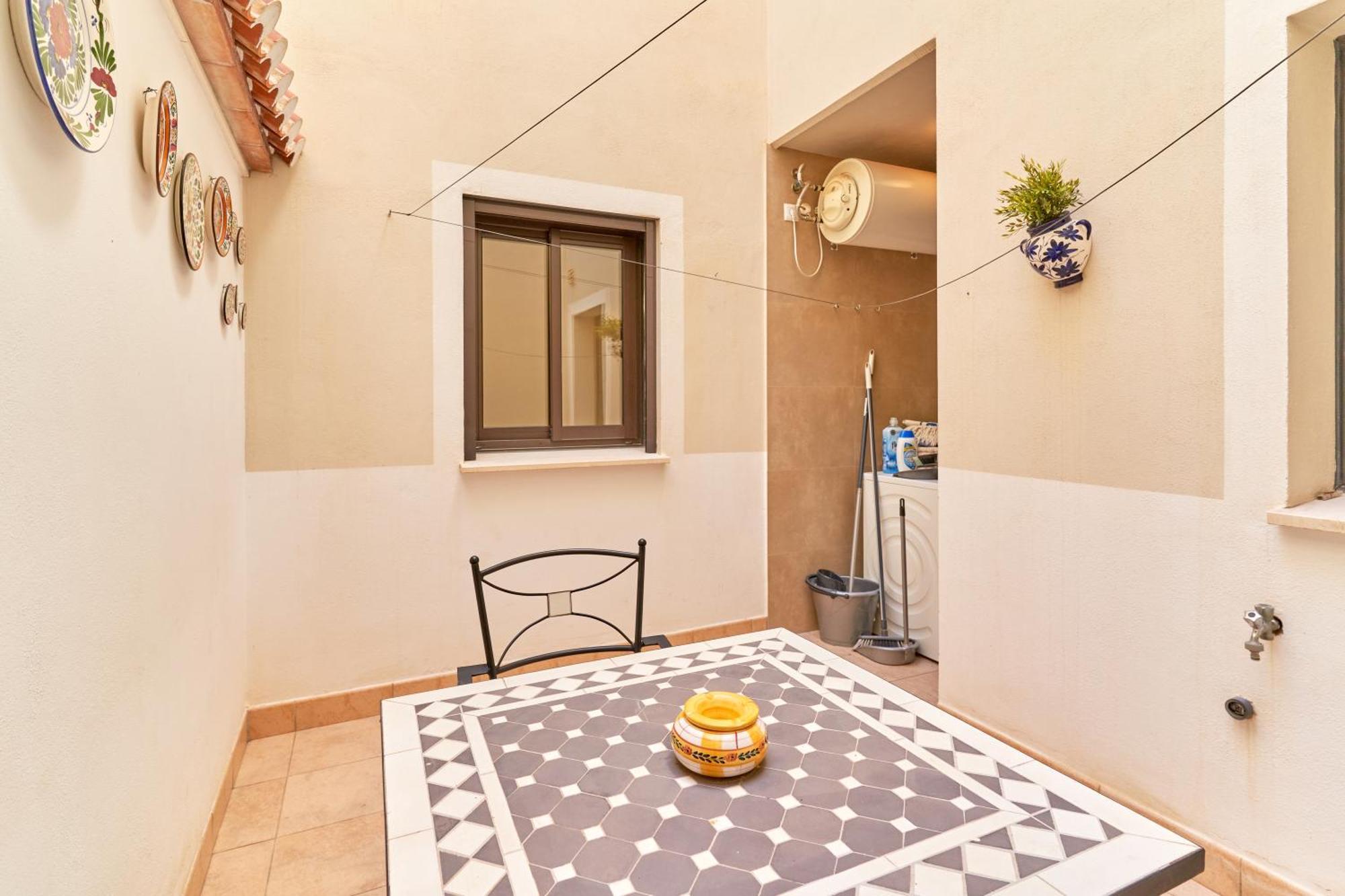 Plaza Espana E1 Apartment *
