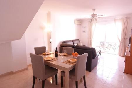 Apartamento Amplio Con Piscina Cerca De La Playa Nerja