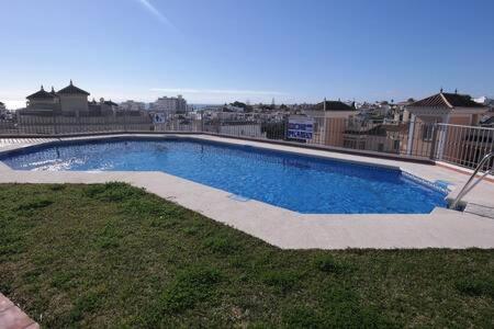 Amplio Con Piscina Cerca De La Playa Apartamento