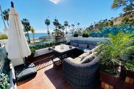 En Primera Linea De Playa Con Parking * Nerja