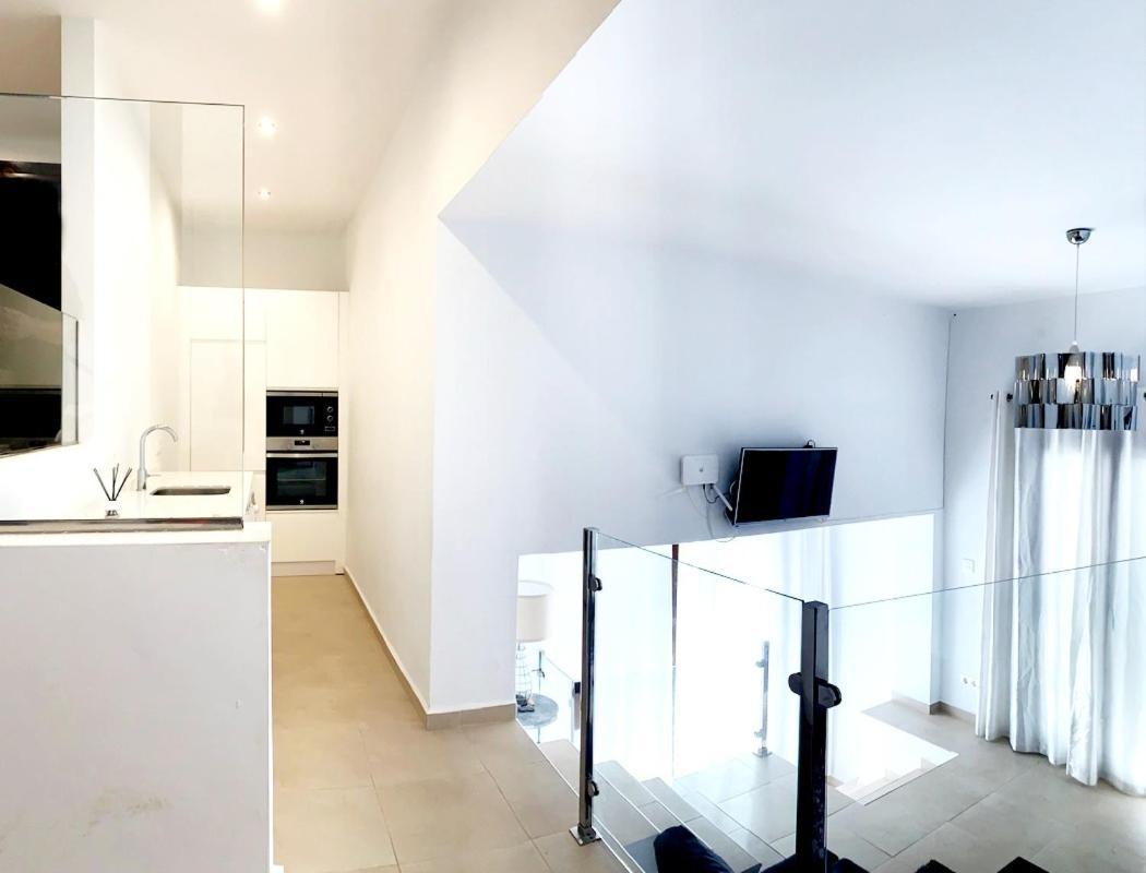 Stunning Duplex In Capistrano Playa, Apartamento Nerja