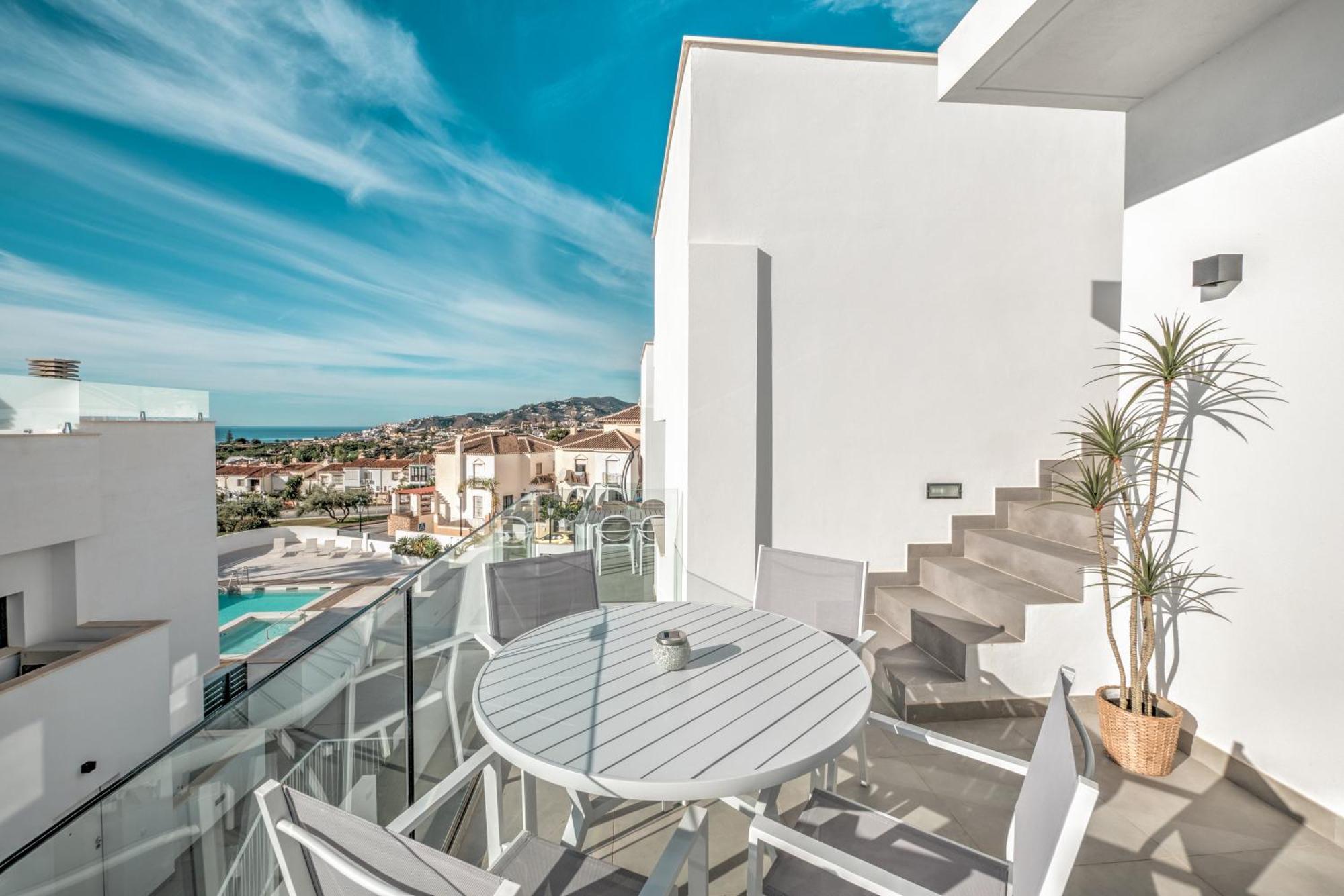 Deluxe House With Roof Terrace And Pool Pousada