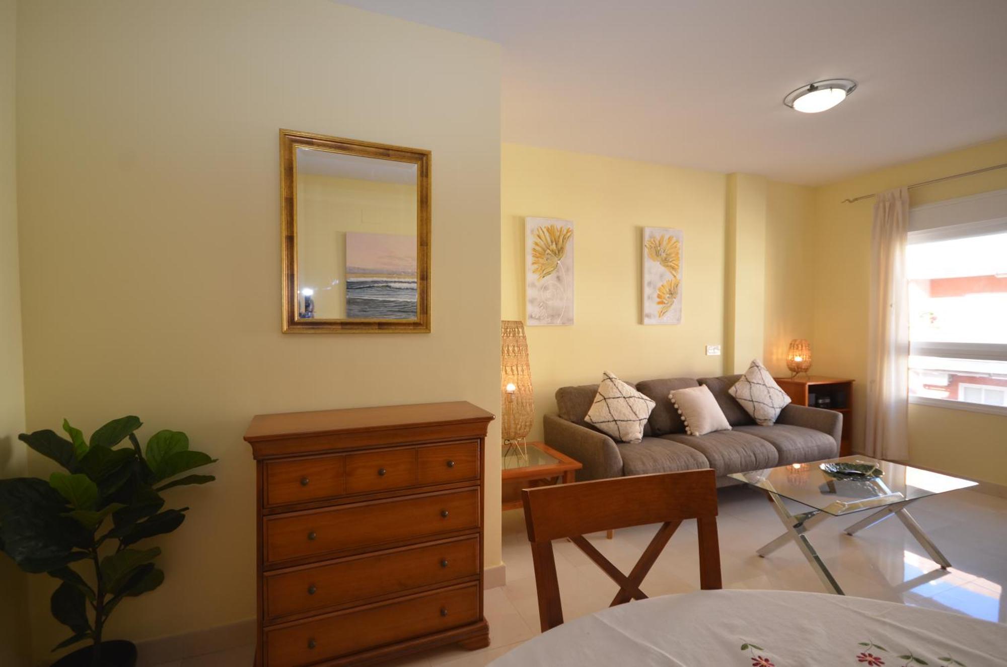 Antonio Millon 27 * Nerja