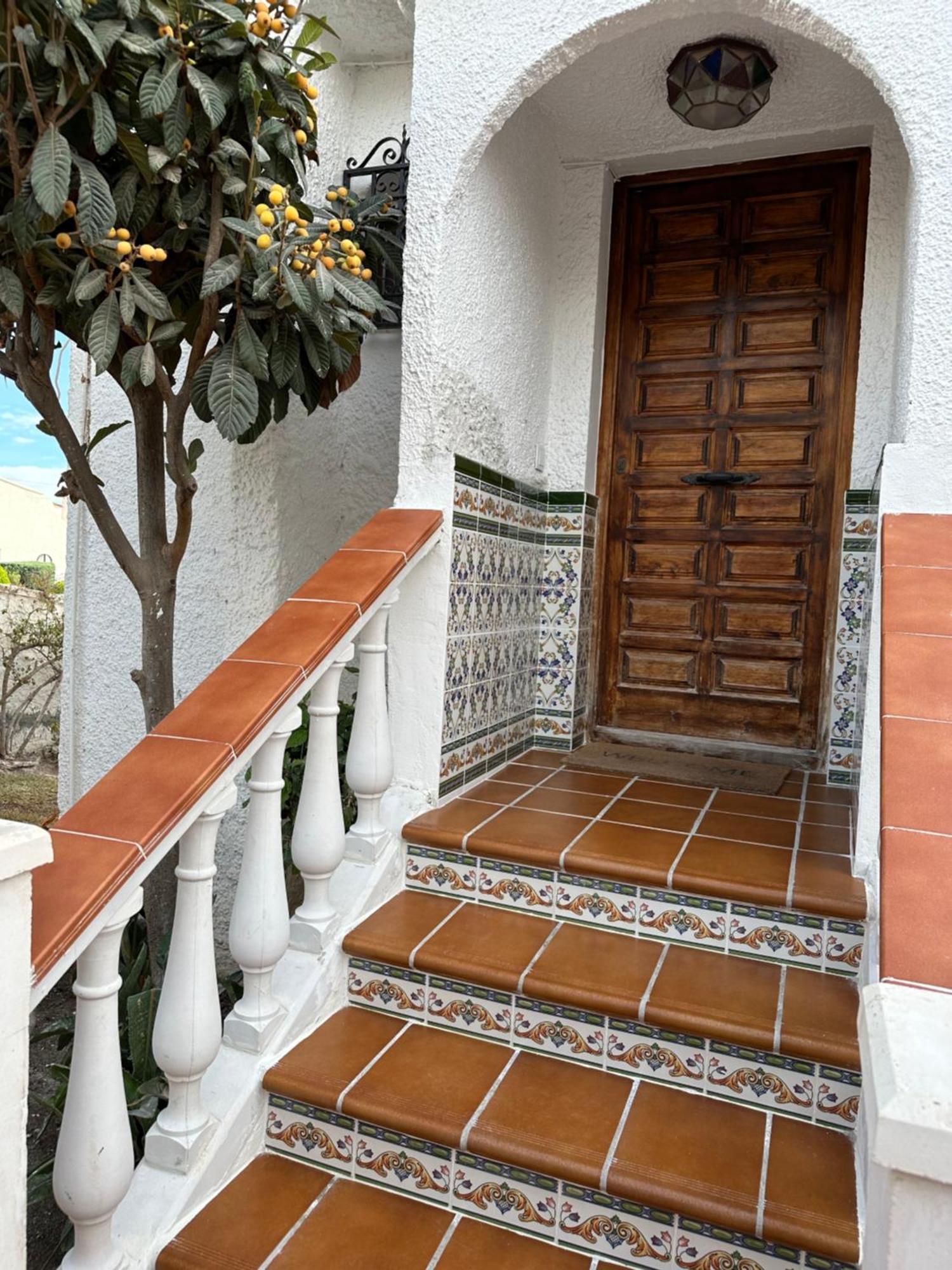 Little Castle: Sea & Mountain Views In Villa *