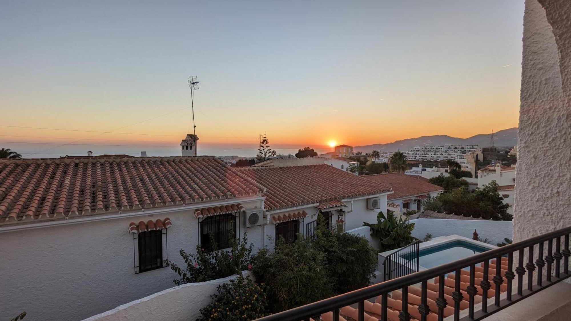 Villa Little Castle: Sea & Mountain Views In