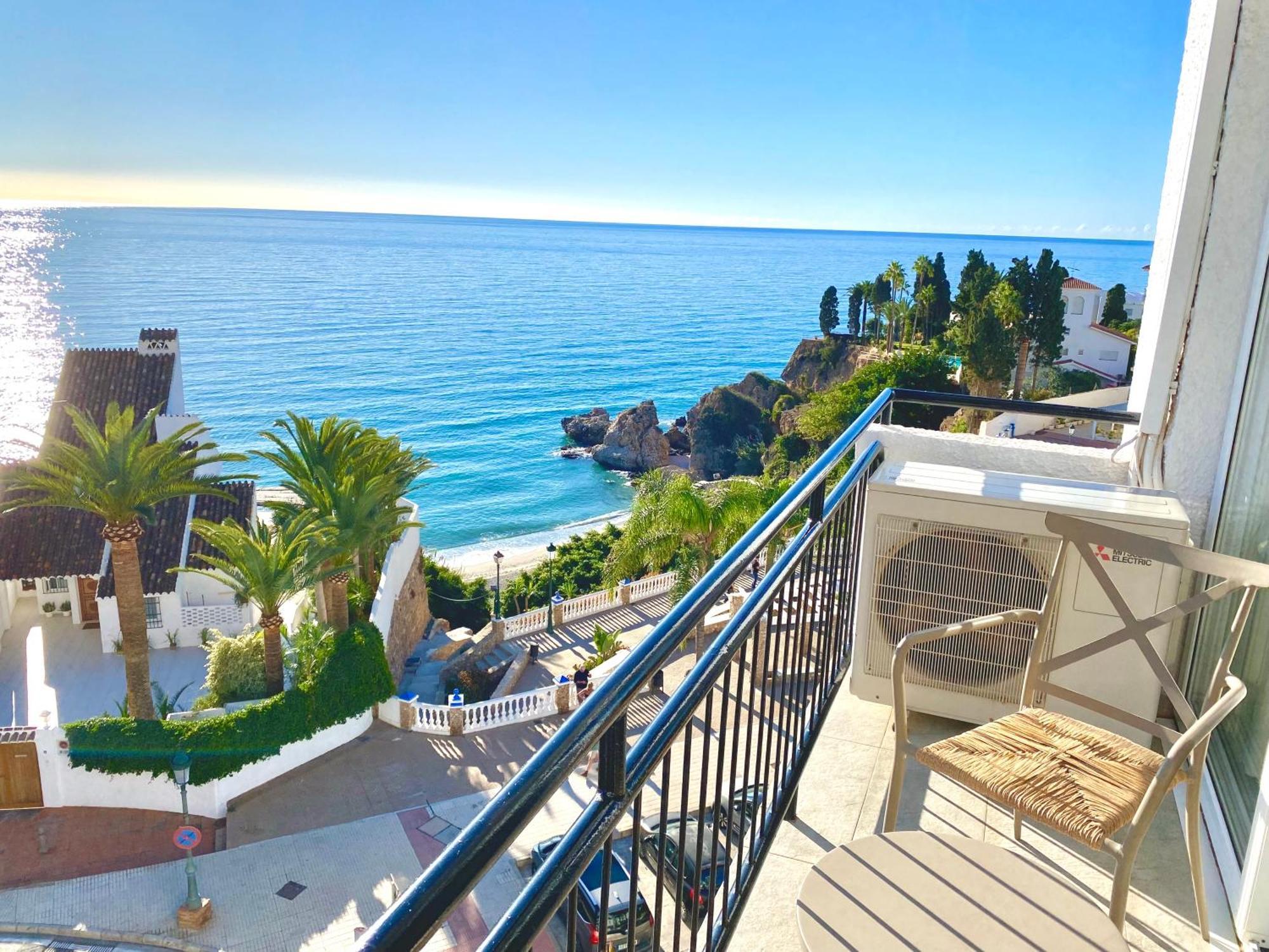Apartamento Modern Stunning Sea Views And Pool Nerja