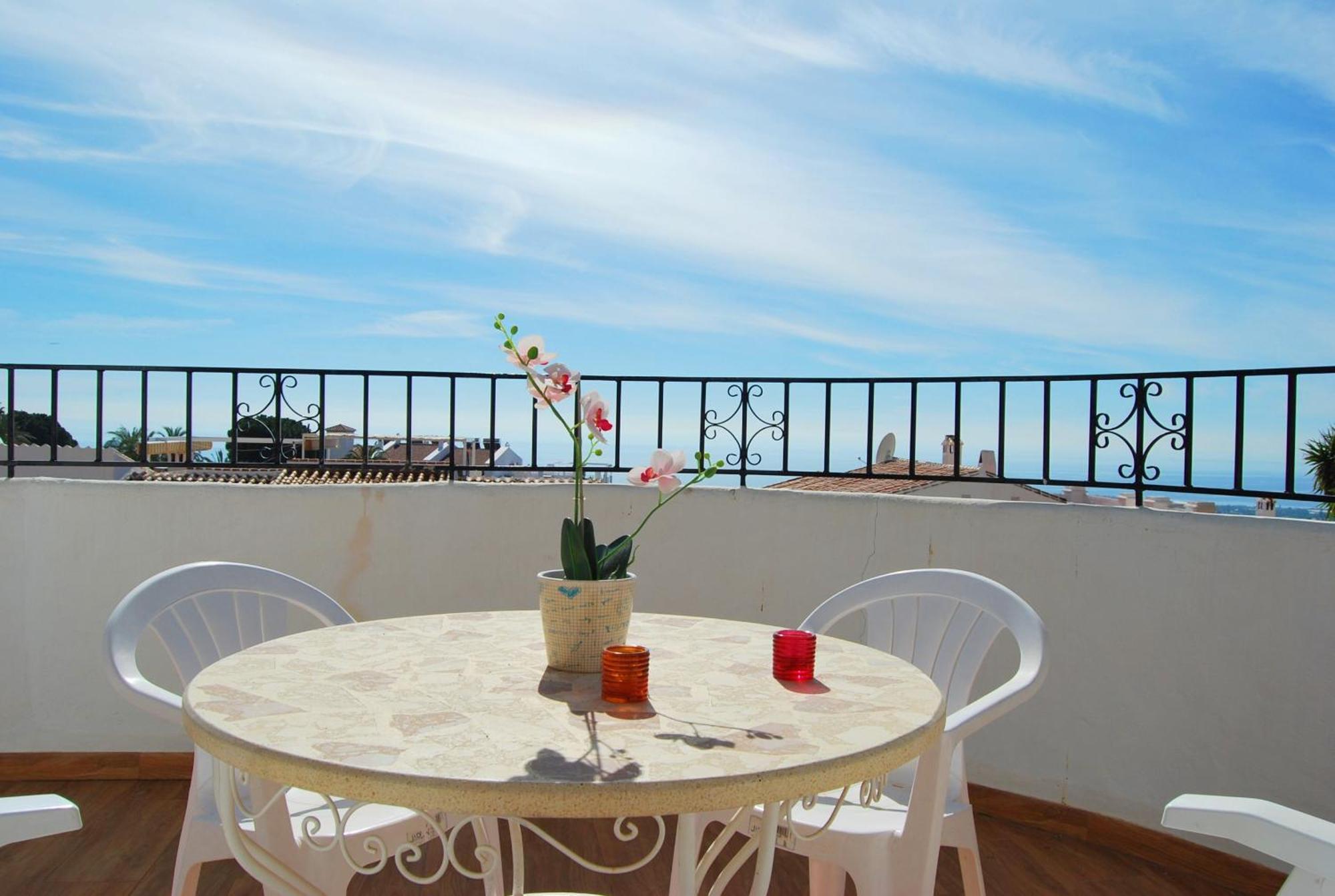 Ap197 - Capuchinos 20 * Nerja