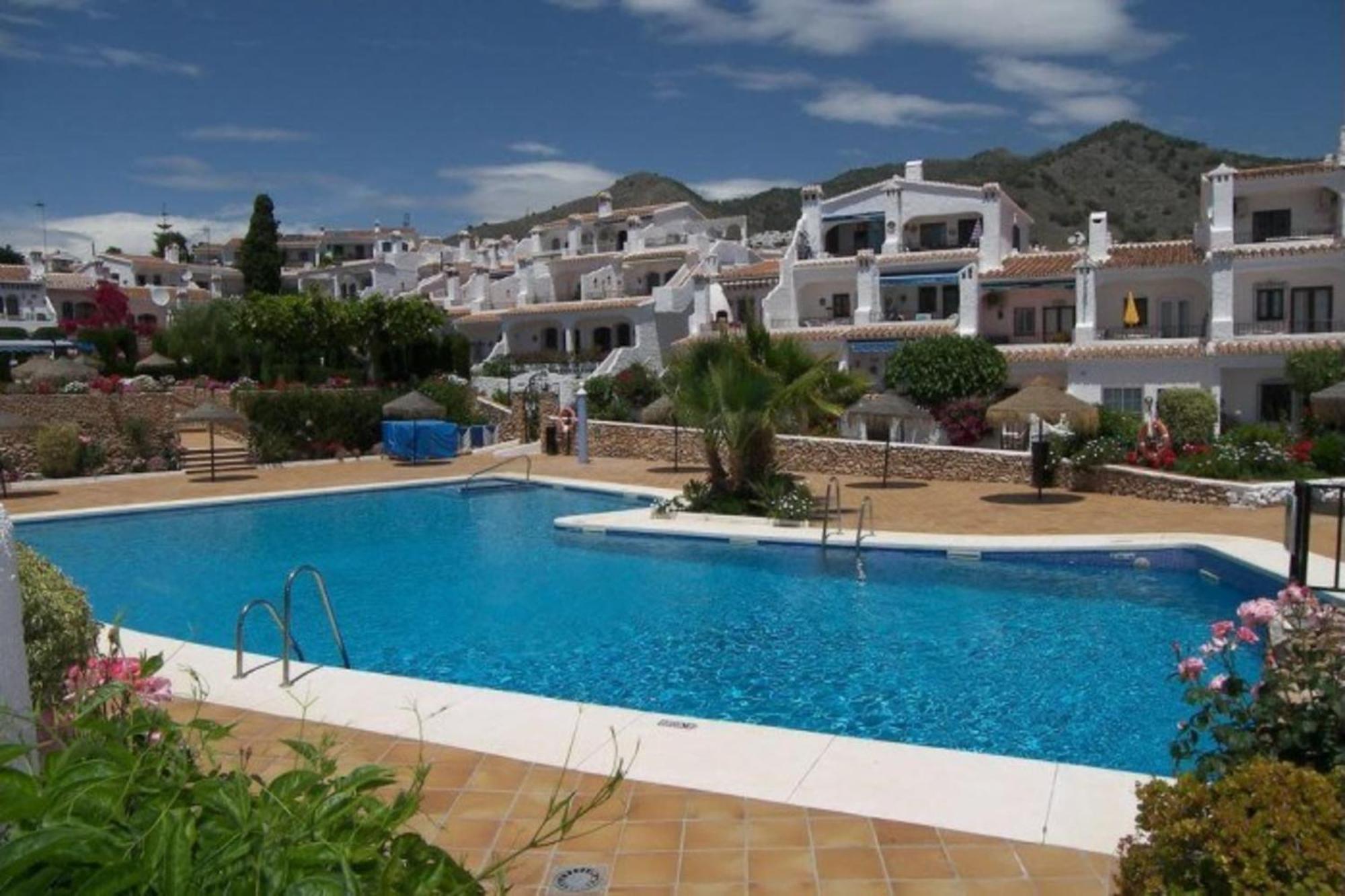 Casa de férias Crisantemos Family House With Garden And Pool Nerja