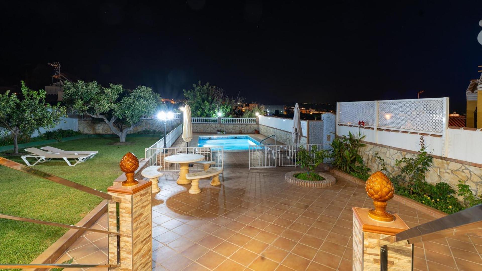 Lola Casitas Select Villa Nerja