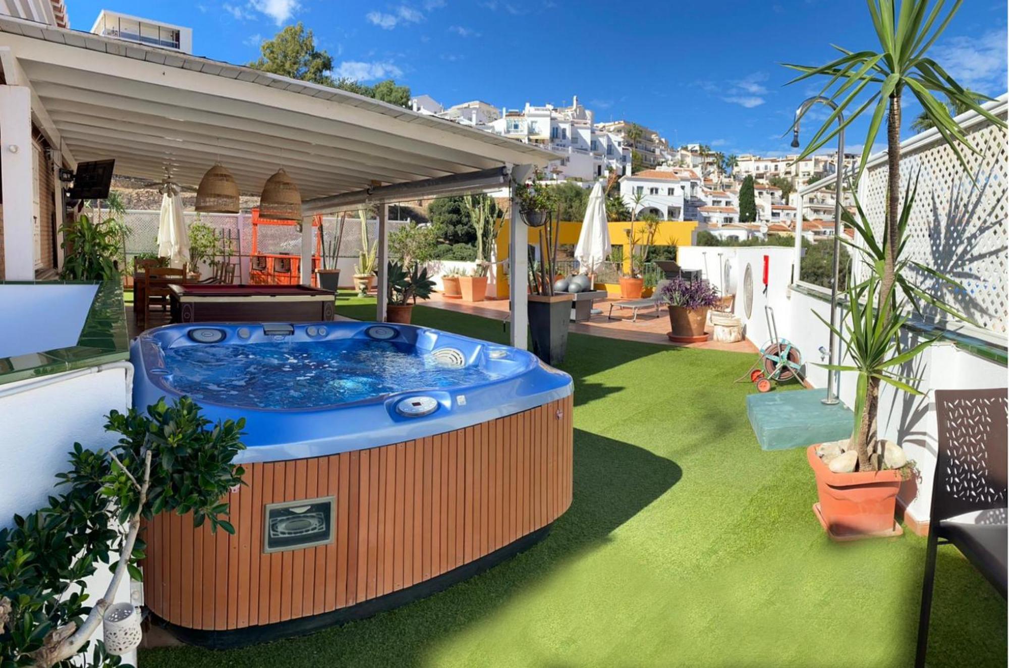 Apartamento Atico Con Jacussi Y Parking En La Playa By Spainsunrentals Nerja