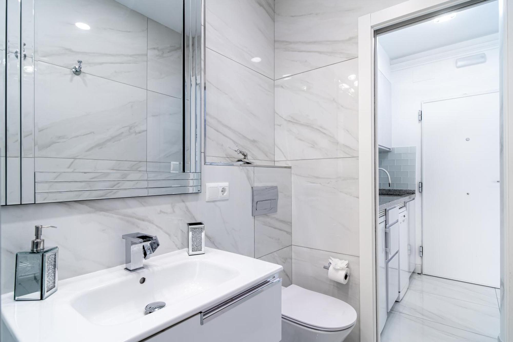 Silver Horizon Luxury Apartment