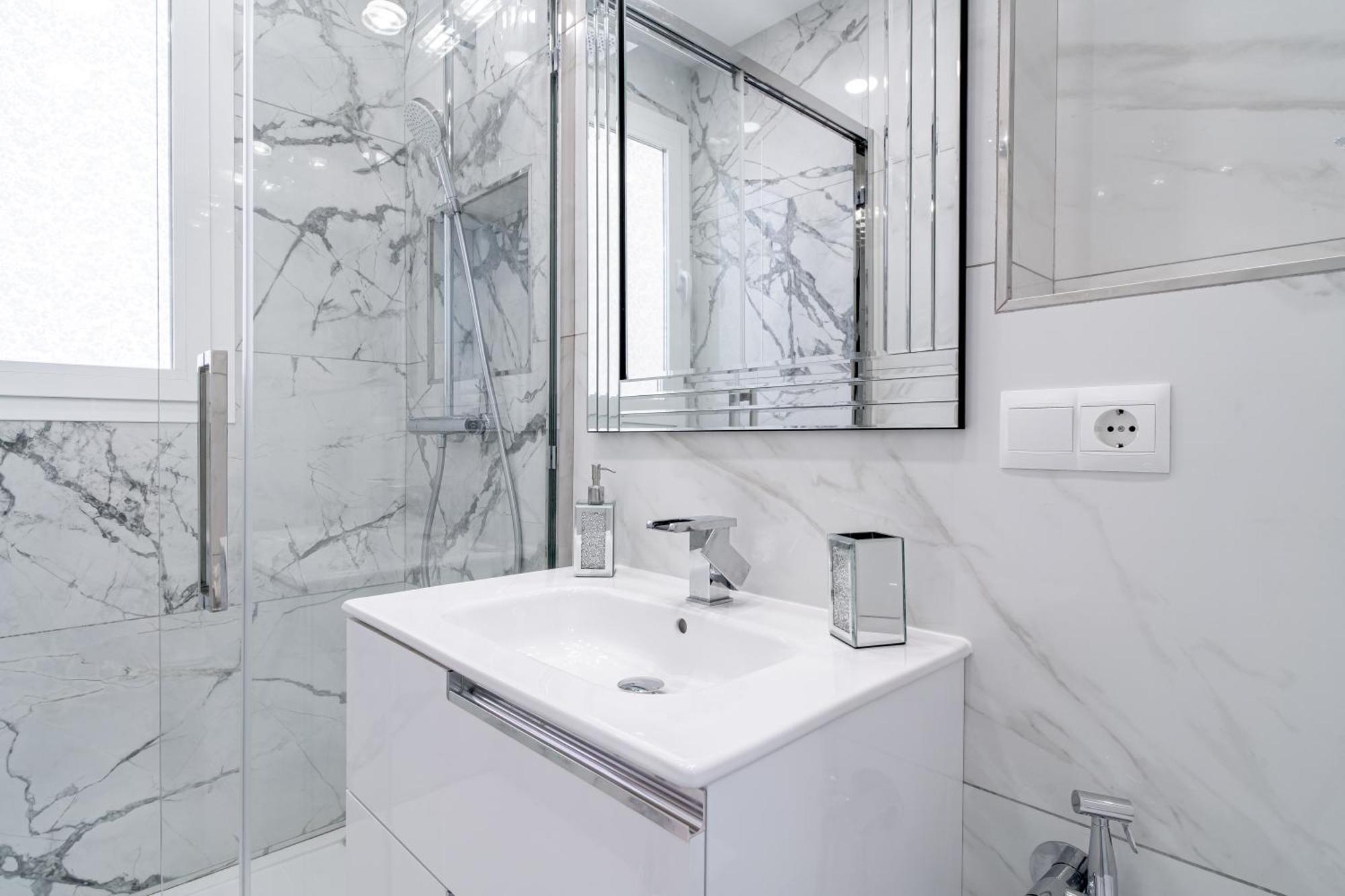 Silver Horizon Luxury Apartment