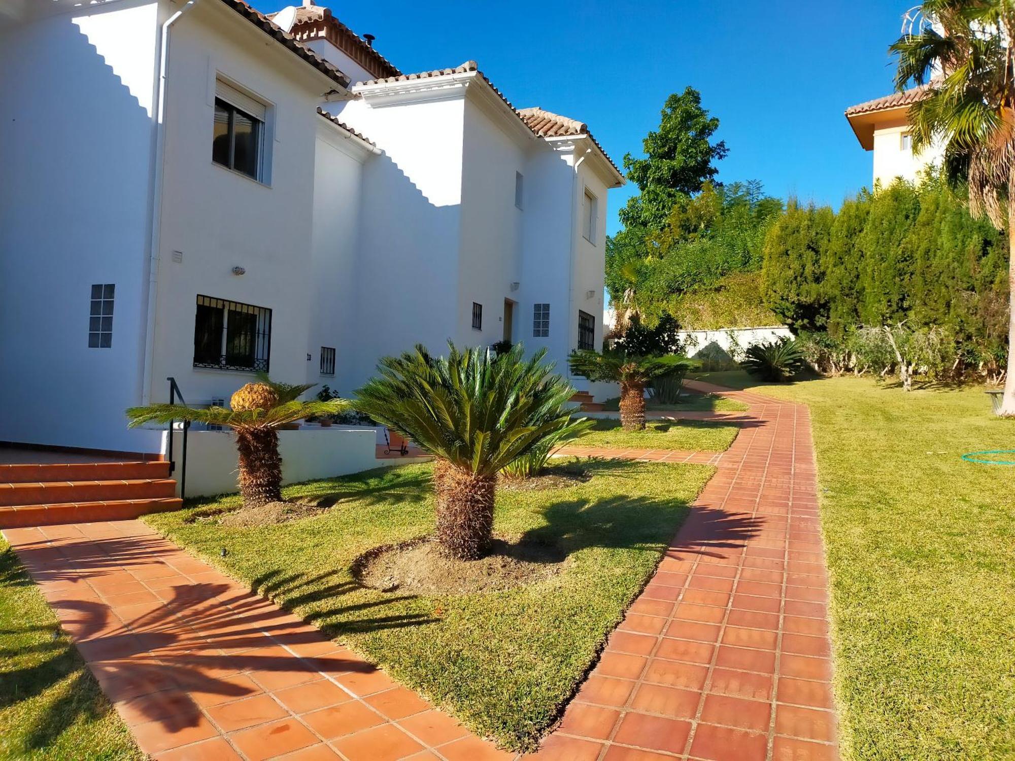 Pousada Casa Cipreses 4 *