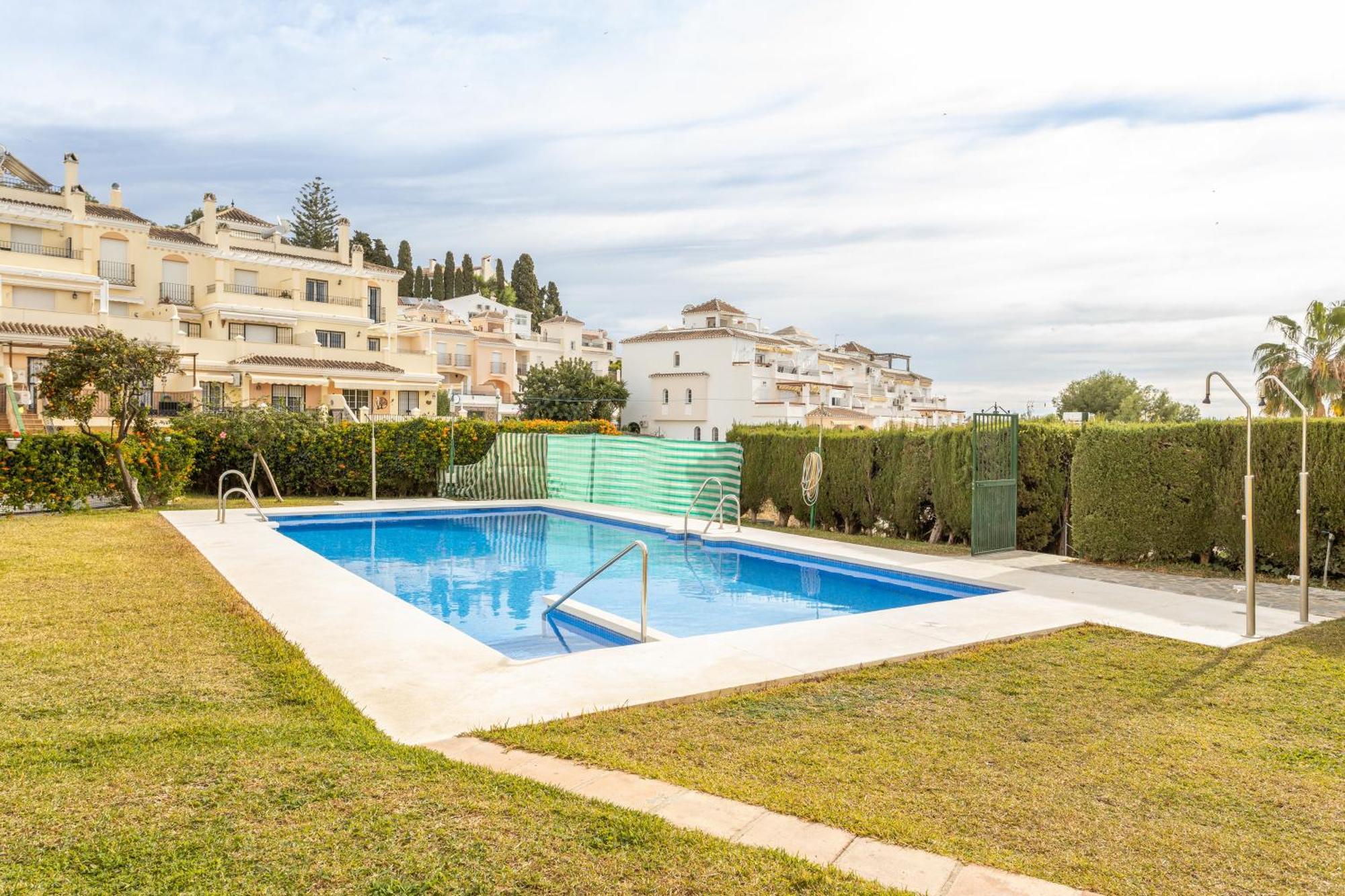 Apartment Two Bed Near Burriana Nerja