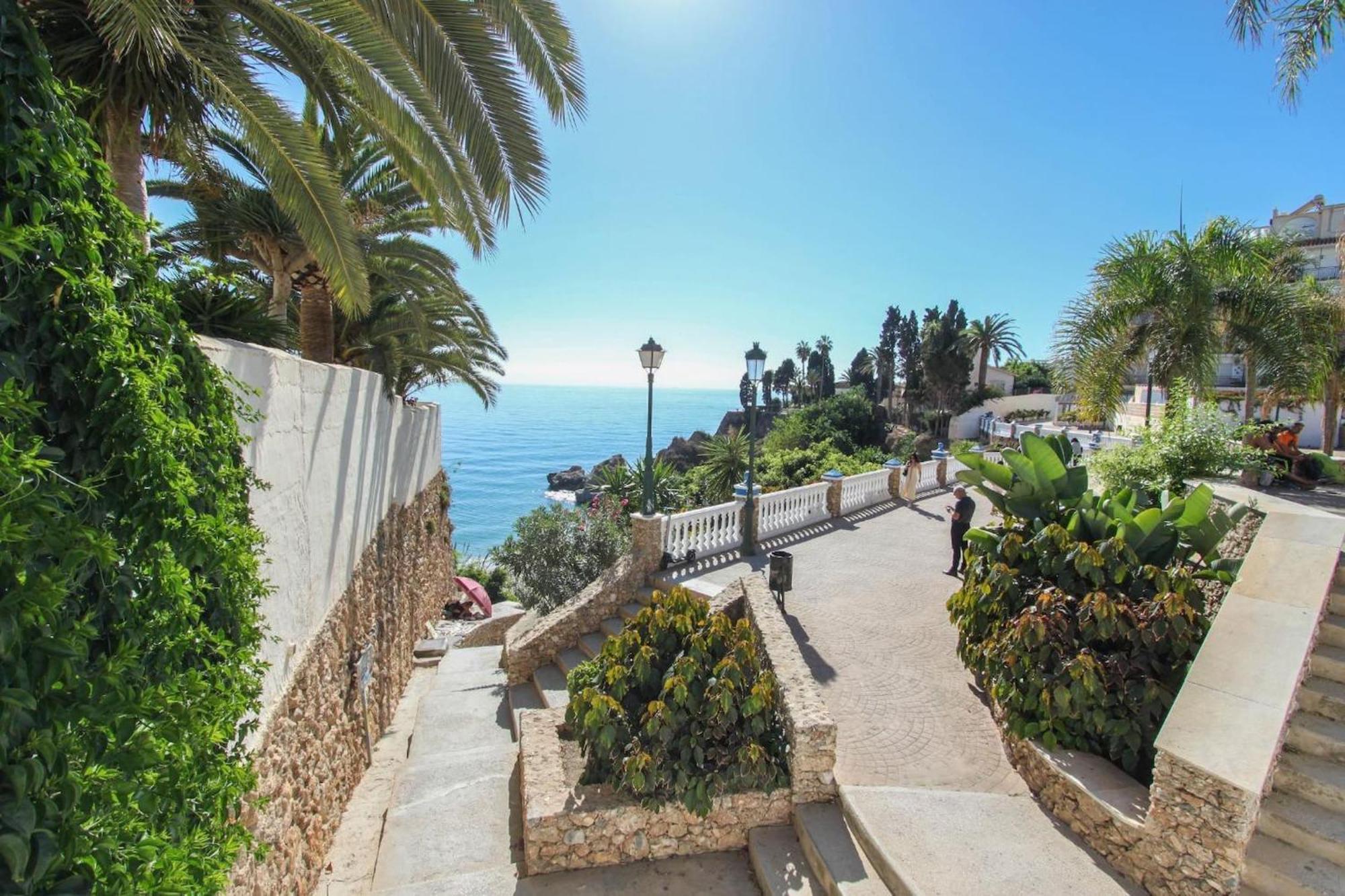 Estudio Jimena Burriana En El Centro De Apartamento Nerja