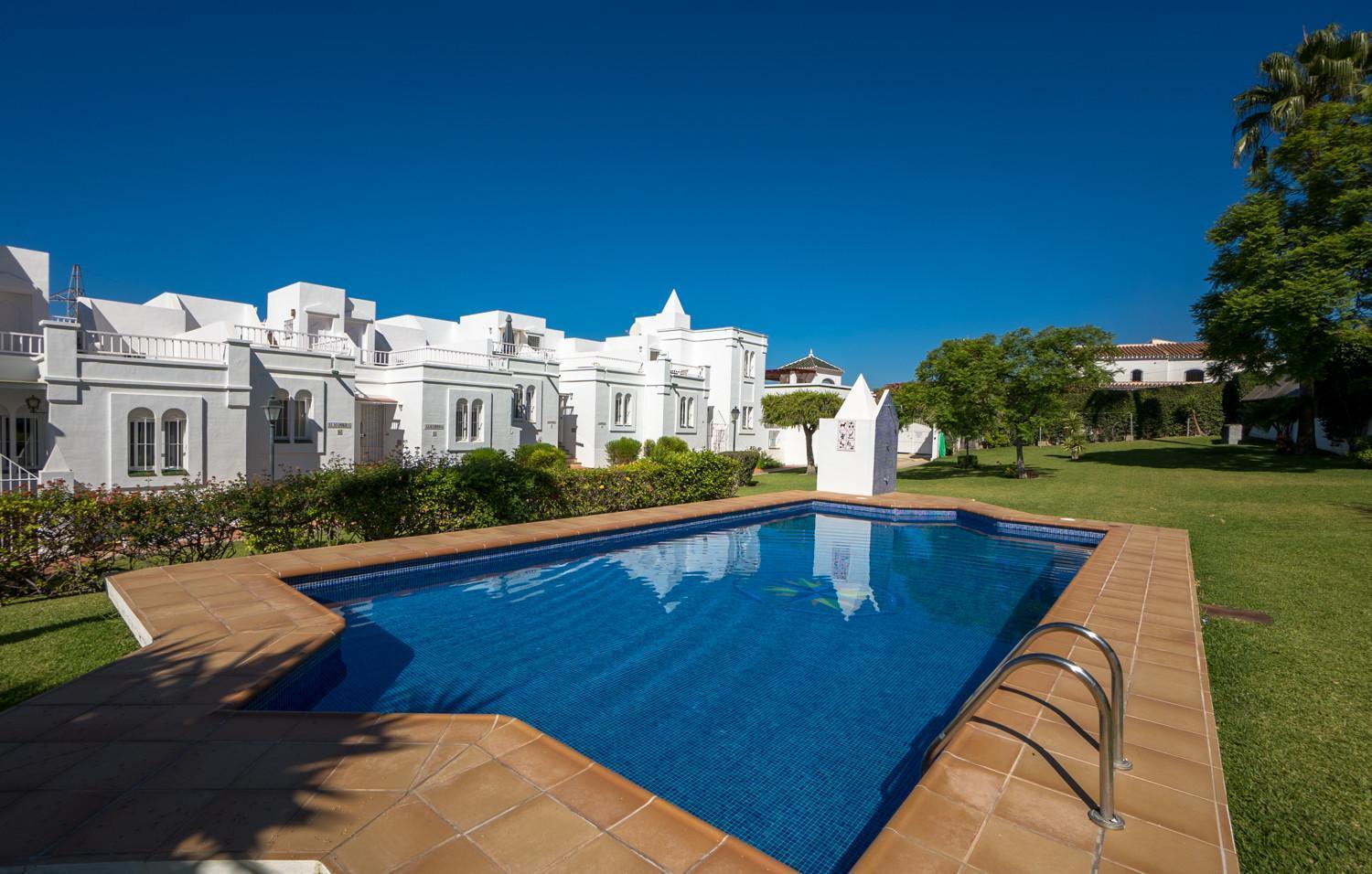 Urb. Alhambra 3 * Nerja