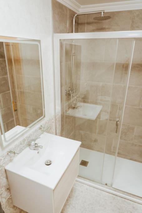 Apartment Picasso - Spacious In Old Town *