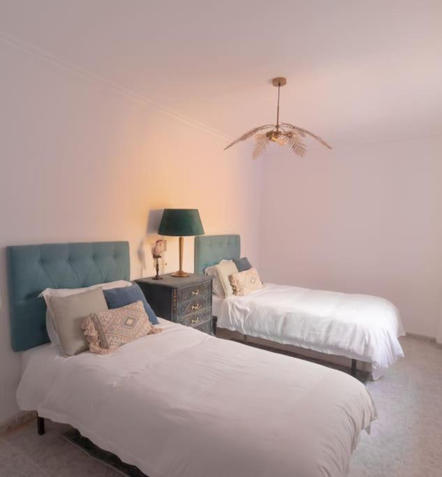 Picasso - Spacious In Old Town Apartment *