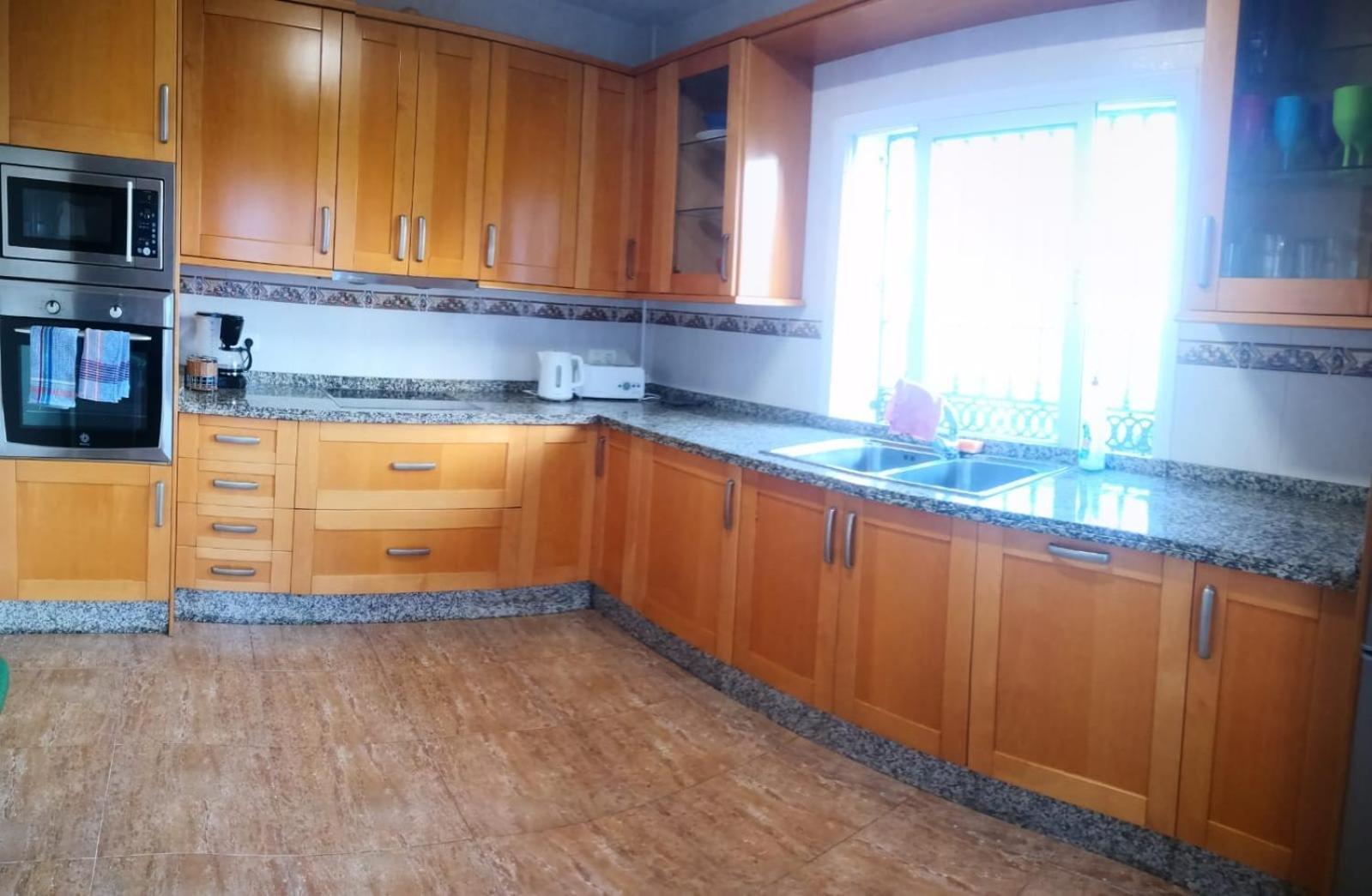 5 Bed Family With Pool Сasa de vacaciones