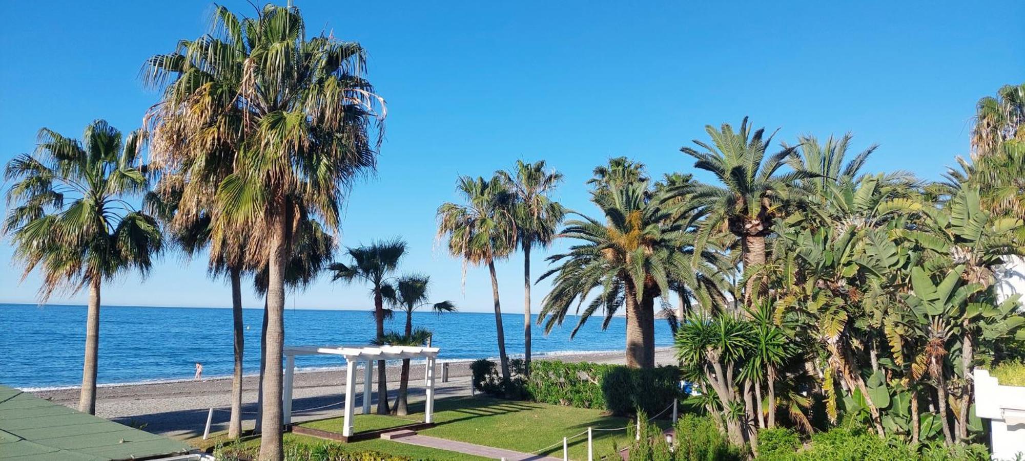 Ap396 - Playazo Nerja
