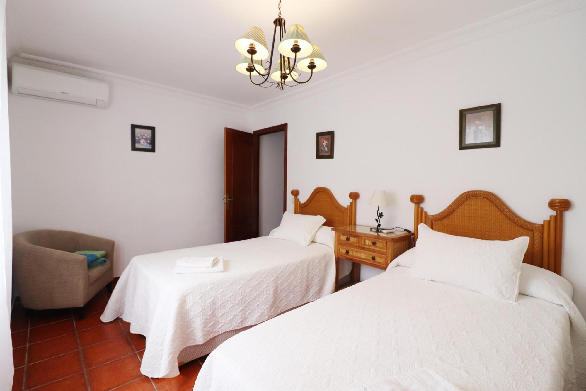 Jorge Spainsunrentals 1022 *
