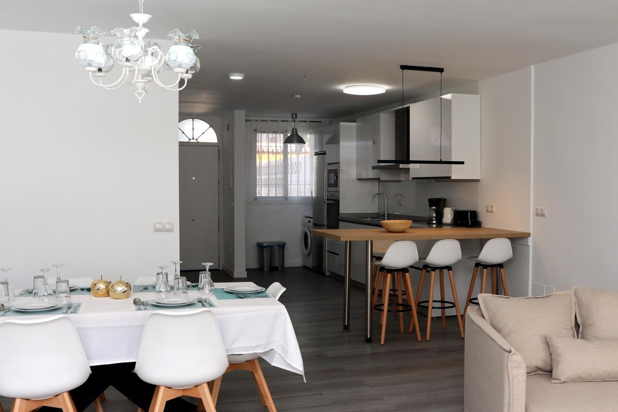 Holiday home Casa Zuloaga Holidays Piscina Y Playa