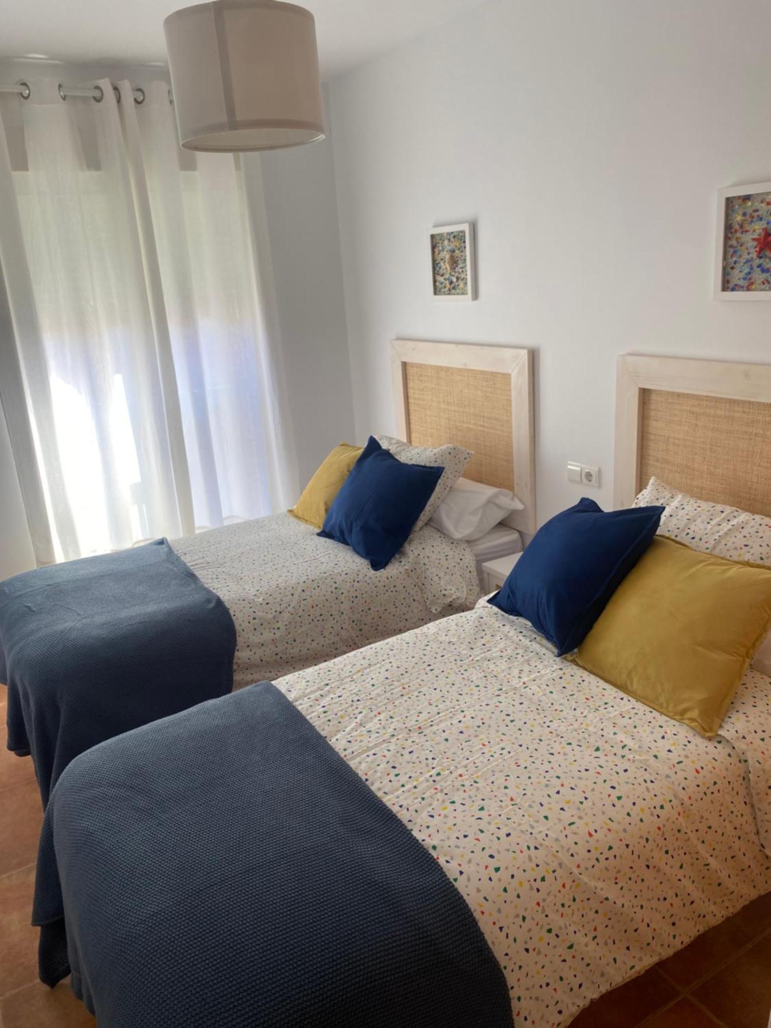 Nuevo Con Parking Y A 300 Metros Playa
