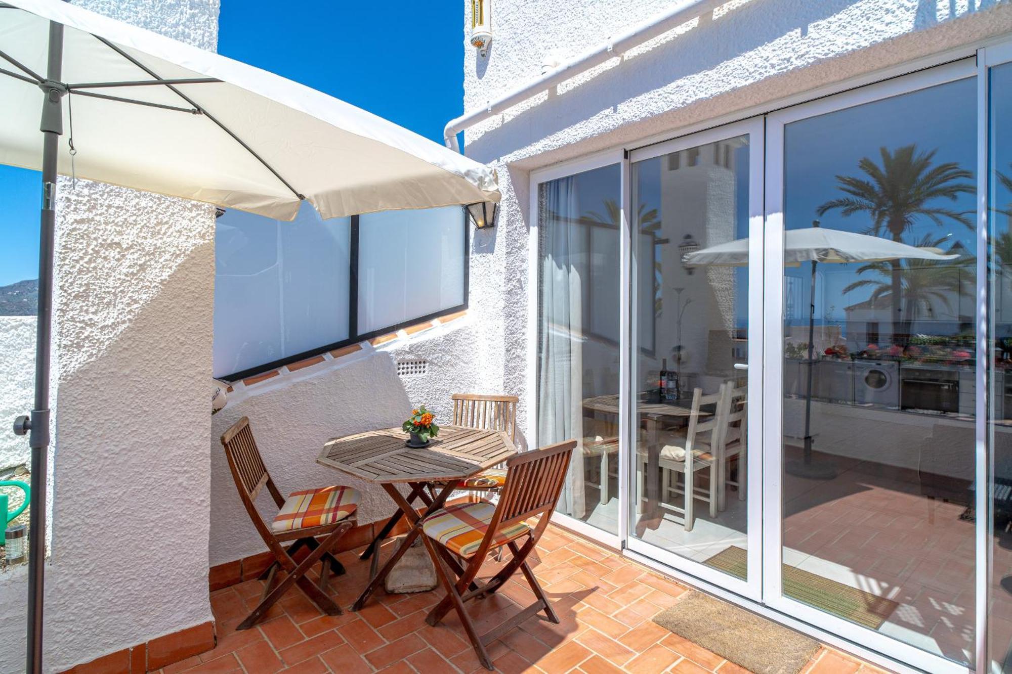Hibiscos Seaview Terrace By Casasol
