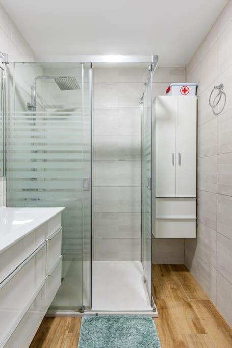 Completo Con 3 Amplios Y Gran Azotea Privada * Nerja