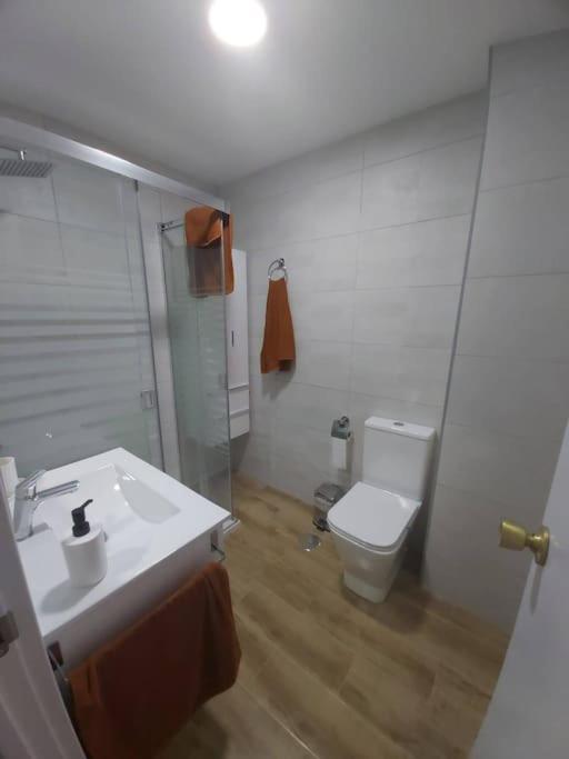 Completo Con 3 Amplios Y Gran Azotea Privada