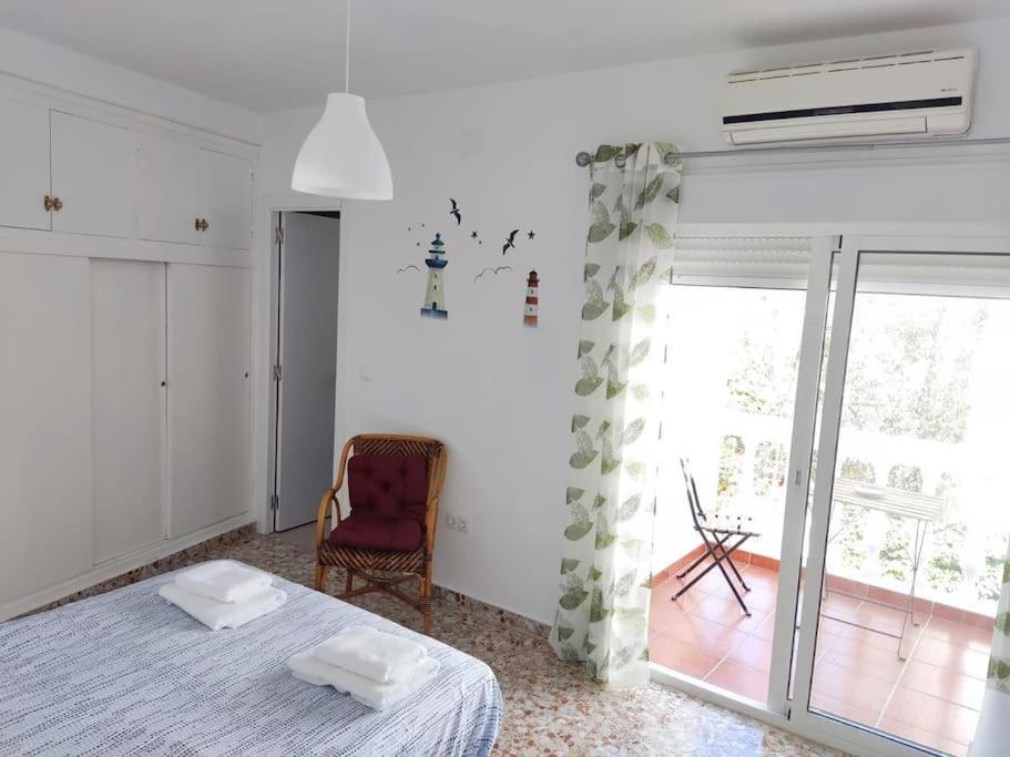 Completo Con 3 Amplios Y Gran Azotea Privada
