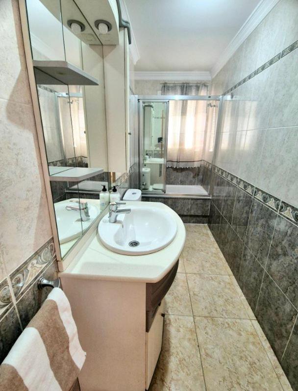 Trevlig 4 Baedds Laegenhet I Nerja! Apartamento Nerja