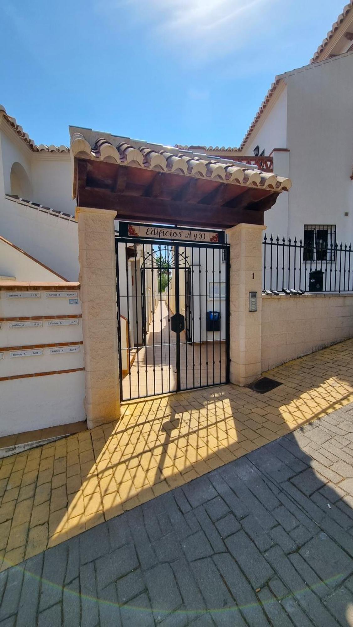 Stunning At Burriana Beach, Apartamento *
