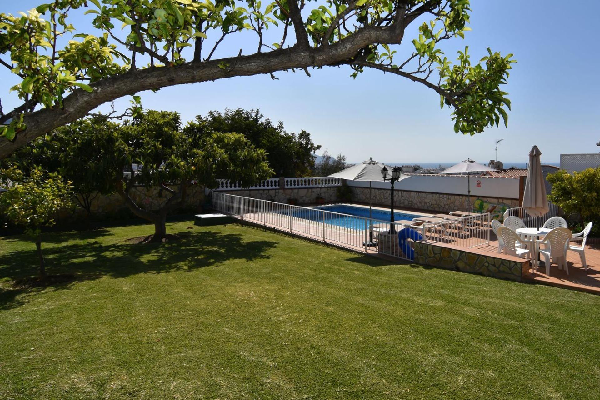 Lola Casitas Select Villa Nerja