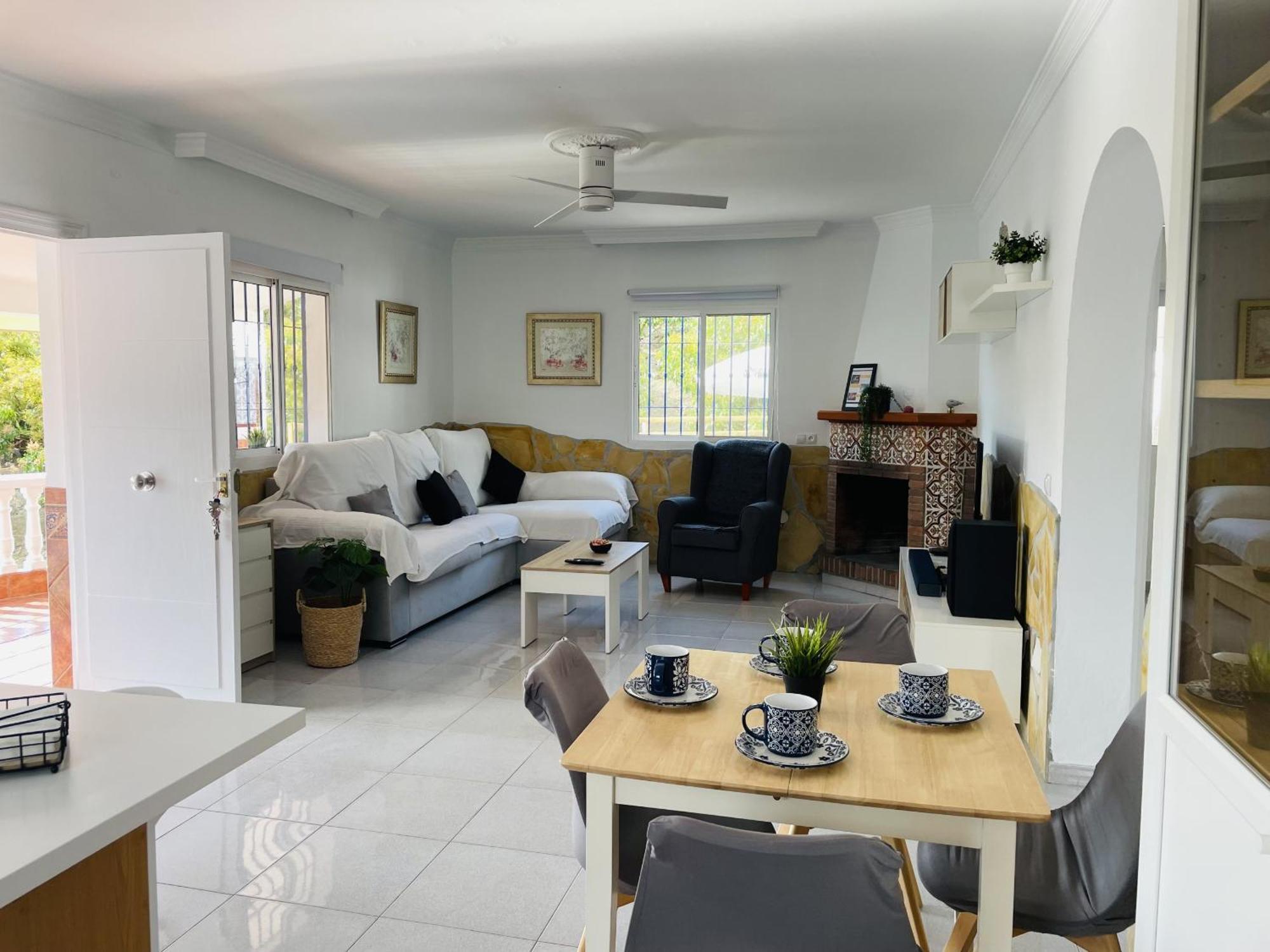 Marimel Con Piscina Privada * Nerja