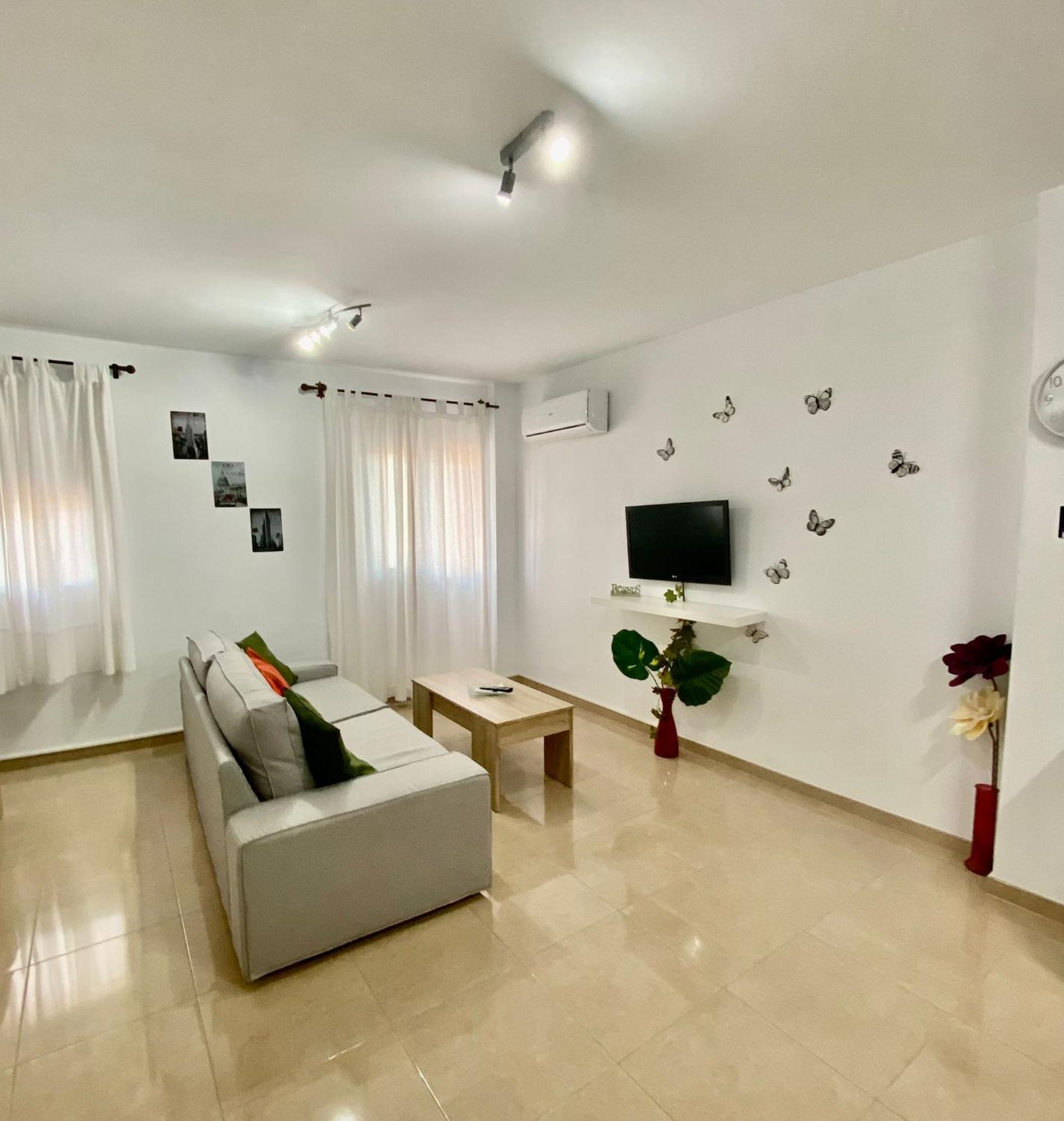 “smile Nerja” Chic With Wifi, 4 Guests Apartamento *